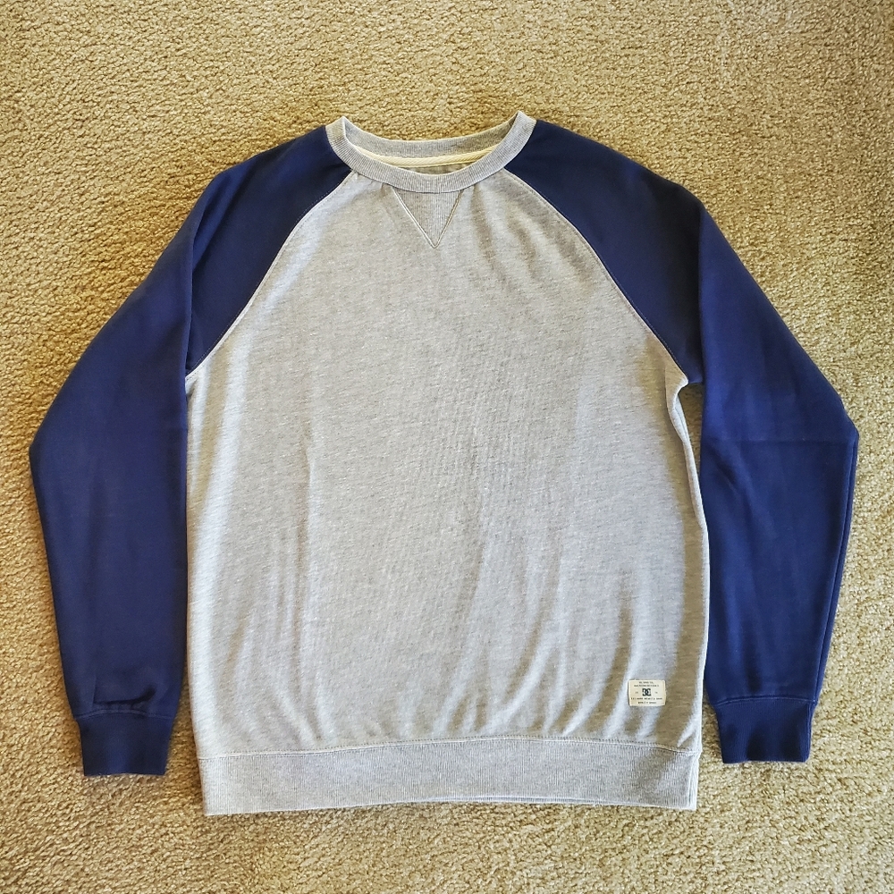NWOT DC crewneck sweatshirt